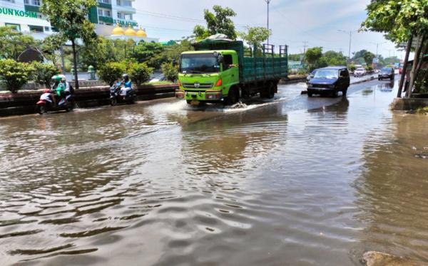 BPBD Kota Semarang Maksimalkan Pompa Air untuk Atasi Banjir yang Tersisa di Dua Kelurahan