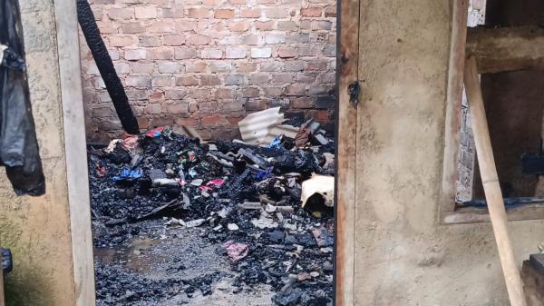 Tragis! Seorang Wanita Ditemukan Tewas Terbakar di Dalam Rumahnya Sendiri di Tanjung Raja