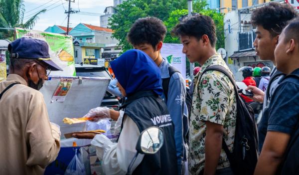 Program Borong Dagangan Dompet Dhuafa Bikin Hati Pedagang Meleleh, Ucapannya Menggetarkan!