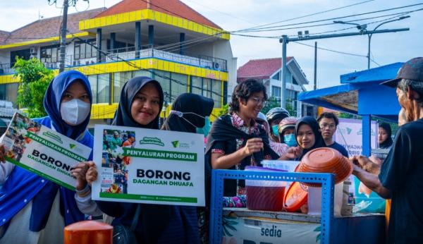 Semarak Ramadan, Program Borong Dagangan Dompet Dhuafa Jatim Buat Pedagang Surabaya Bahagia