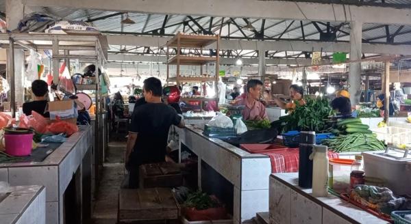 Pedagang di Pasar Bangka Barat Mengeluh Sepi Pembeli