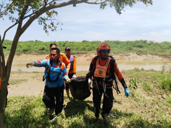 Hanyut di Sungai Citarum Bekasi, Jasad Nenek 69 Tahun Ditemukan 20 Km dari Lokasi Awal Tenggelam