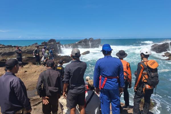 Belum Ditemukan, Pencarian Korban Tenggelam di Pantai Sodong Abu Sawarna Dilanjutkan Besok