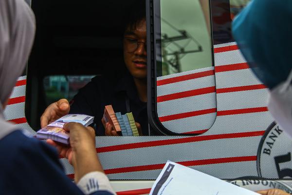 Potret Dimulainya Penukaran Uang Rupiah di Bulan Ramadhan