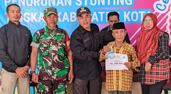 Puluhan Lansia Desa Surabaya Garut Dapat Bantuan Langsung Tunai Rp.900 Ribu