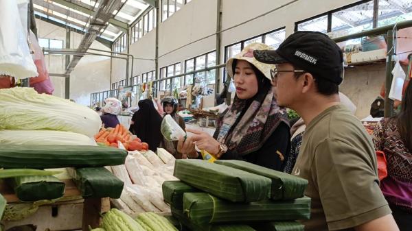 Bupati Bangka Tengah Pimpin Gerakan Belanja di Pasar Tradisional