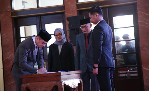 Jelang Lengser, Wali Kota Surabaya Rotasi 54 Pejabat di Pemkot, Ini Alasannya