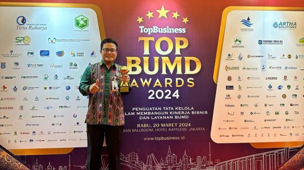 Bank Sumut Raih TOP BUMD Awards 2024 Bintang 5