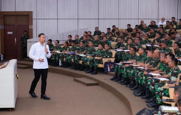 Beri Kuliah Umum di Seskoal, Menteri AHY: Peran TNI AL Penting dalam Tata Ruang Pertahanan Indonesia
