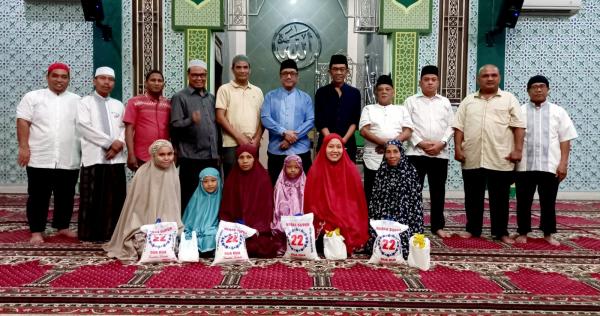 Tarawih Berhadiah di Masjid UISU, Jemaah Berkesempatan Bawa Pulang Sembako