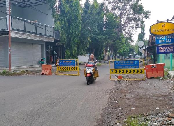 TPT di Kelurahan Sidomukti Ambrol, Dishub Mulai Tutup Akses Jalan
