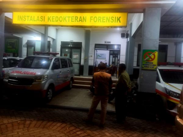 Tragedi di Rel Kereta, Niat Foto Selfie, Santri Jombang Ini Tewas Tersambar Kereta Api