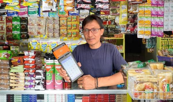 Siap Bersaing dengan Indomaret dan Alfamart, Pemilik Warung Madura Ini Beberkan Strategi Jitunya