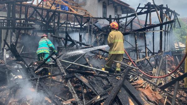 Rumah Panggung di Ciamis Ludes Terbakar, Sumber Api Diduga dari Pembakaran Sampah