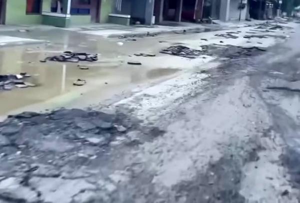 Perbaikan Jalan Rusak Dampak Banjir Sepanjang 100 Km Ditargetkan Selesai H-7 Lebaran