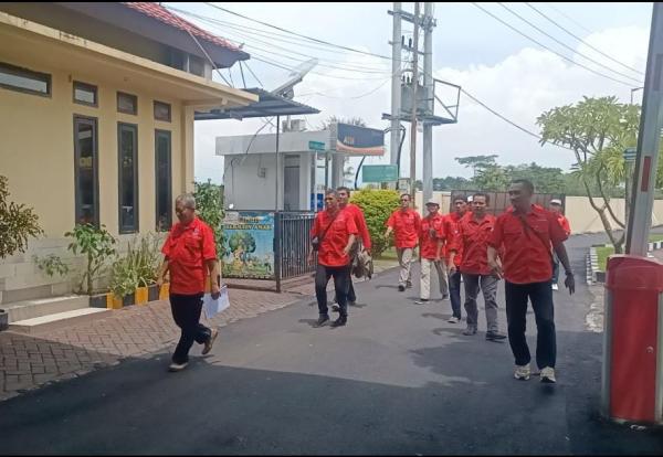 Sejumlah Gaji dan Pesangon Digelapkan, Eks Karyawan PT Kertas Leces Lapor Polisi