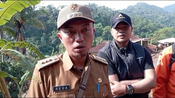 Akibat Hujan Deras dan Pergerakan Tanah, Tebing Setinggi 100M Longsor di Bandung Barat