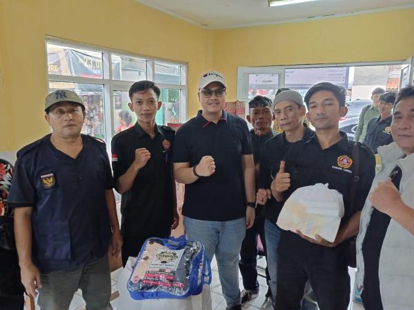 Kunjungi Kebakaran di Batununggal, Caleg Terpilih Dapil II Bagja Wibawa Beri Bantuan untuk Korban