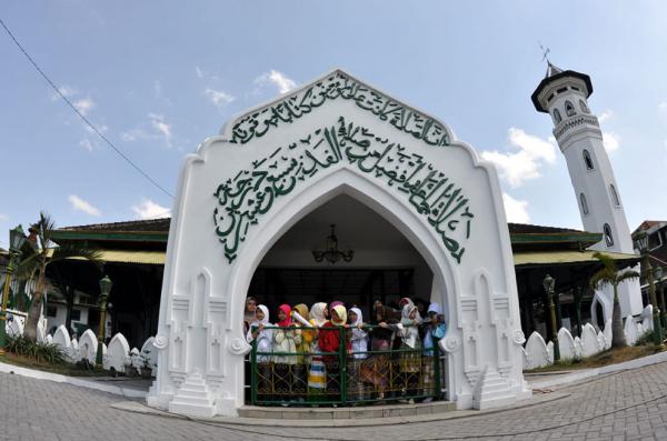 4 Masjid Legendaris di Solo, Nomor 3 Pernah Dipakai Sembahyang Umat Hindu