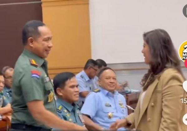 Momen Panglima TNI Bersama Tiga Kepala Staf Hormat ke Meutya Hafid Bikin Netizen Penasaran