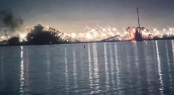 BREAKING NEWS, Jembatan Terpanjang Ketiga Dunia Francis Scott Key di AS Runtuh Ditabrak Kapal
