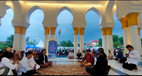 Iftar Ramadhan di Masjid Raya Syeikh Zayed Solo