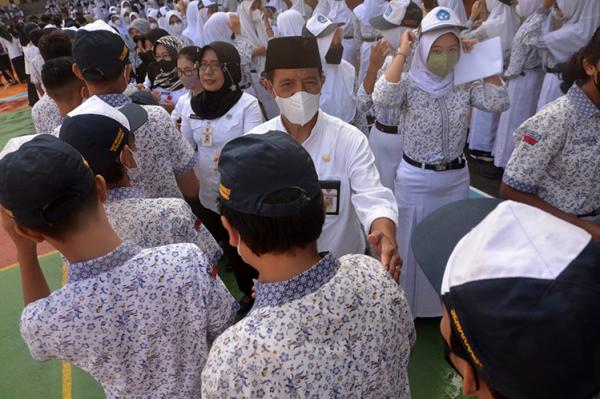 Kiprah Pak Umar, Kepala Sekolah 3 SMP Negeri di Semarang yang Dikenal Disiplin dan Humanis