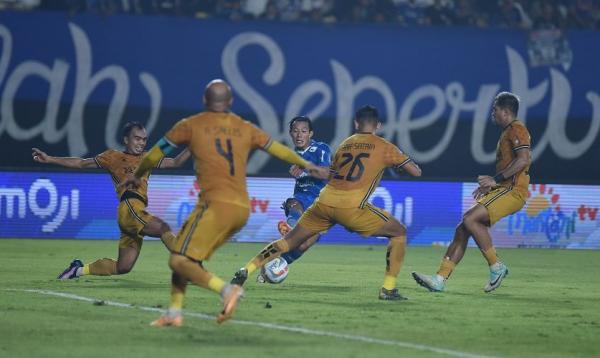Hasil Liga 1 Pekan Ke-30: Persib Bandung vs Bhayangkara FC Imbang 0-0