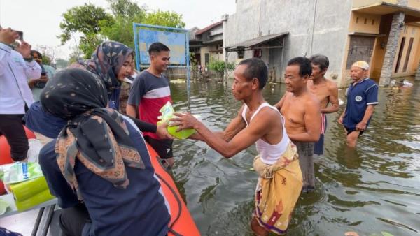 Bantu Korban Banjir Demak, Paragon Bawa Sabun Antiseptik