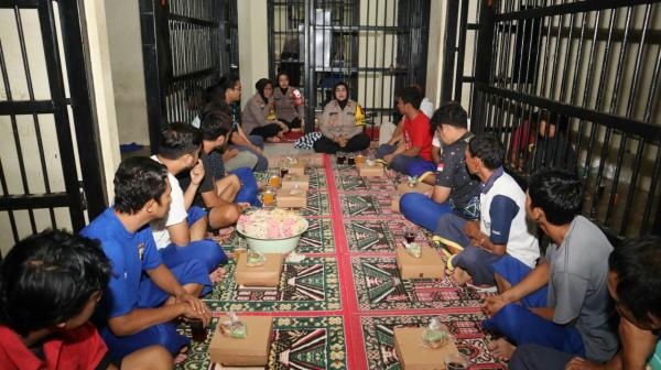 Polres Sukoharjo Ajak Tahanan Buka Puasa Bersama, Menunya Penuh Gizi