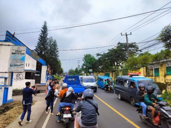 Ramadhan Penuh Berkah, Gerakan Banten Raya Pelopori Berbagi Takjil dan Sosialisasi Kampus
