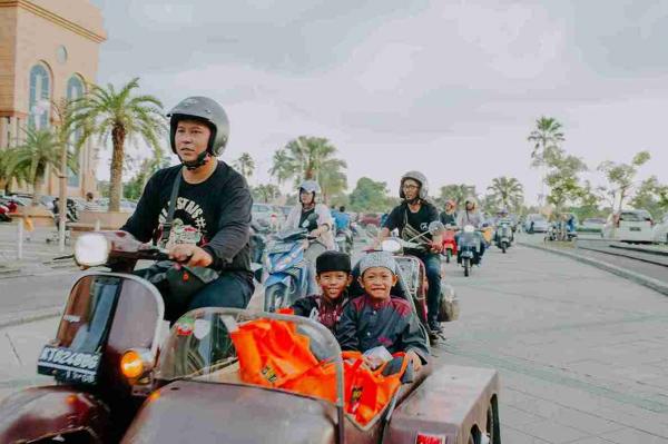 Ramadhan For Charity Puluhan Scooterist Samarinda Berbagi Kasih dengan Anak-anak Panti Asuhan