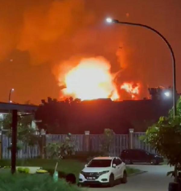 Kebakaran Gudang Amunisi di Perbatasan Bogor-Bekasi, Warga Dievakuasi