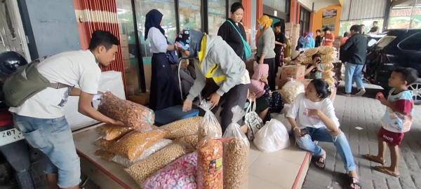 Usaha Kue Rumahan di Gresik Laris Manis Jelang Idhul Fitri, Omset Penjualanya Meningkat 400 Persen