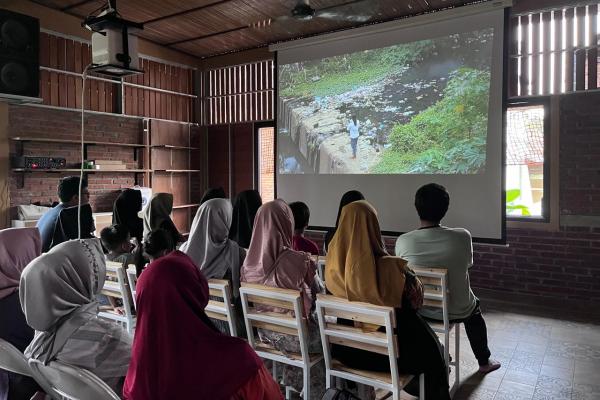 Peringati Hari Air Sedunia, Ecoton Ajak Masyarakat Nonton Film Behind the Sachet