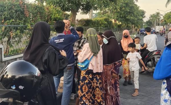 Semarak Ramadhan, PK IMM Teknokrat UMG Bagikan Takjil Gratis Kepada Masyarakat Sekitar Kampus