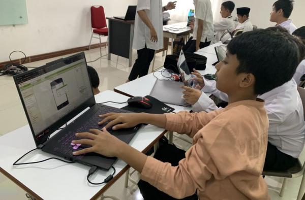Sekolah di Bawah YPT Telkom Bandung Bimbing Karier Siswa hingga Jadi Profesional