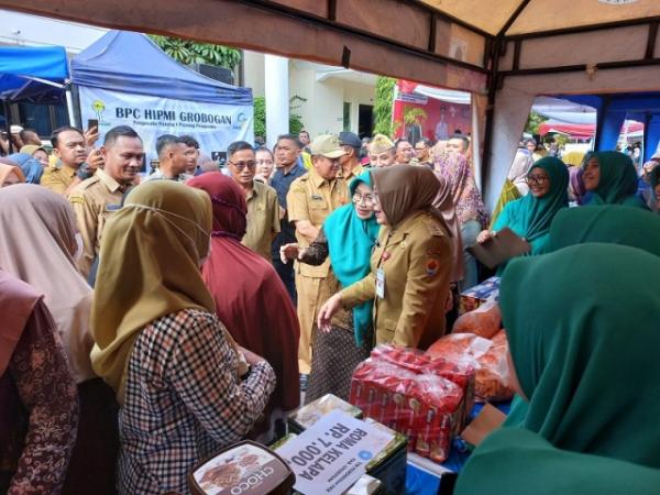 Pasar Murah di Halaman Setda Grobogan Diserbu Warga, Ada Subsidi Harga
