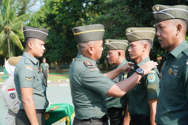 24 Orang Prajurit TNI Kodim 0605/Subang, Terima Kenaikan Pangkat