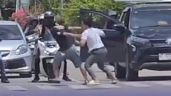 Viral Pria Mabuk Bikin Onar di Jalanan Kota Tenggarong Dihajar Pengendara, Netizen: Sesuai Harapan