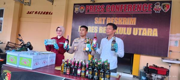 Kepolisian Resort Bengkulu Utara Sita Ratusan Botol Miras 