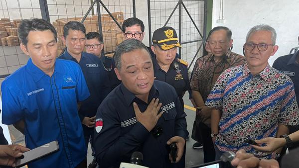 Banyak Barang Pekerja Migran Menumpuk di TPS JKS Semarang, Kepala BP2MI Mencak-mencak