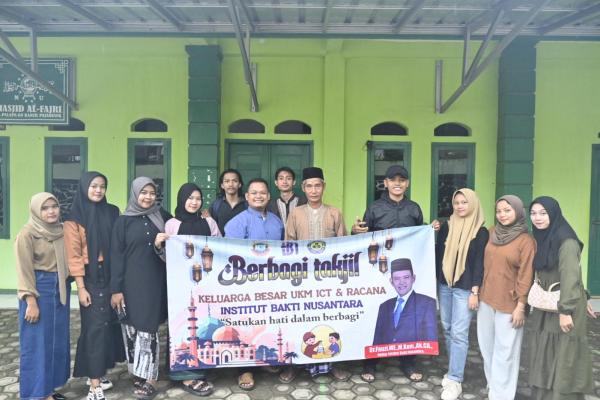 Mahasiswa ICT IBN Lampung Sambut Ramadhan dengan Berbagi Takjil: Menyatu dalam Kebaikan
