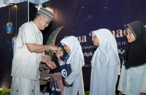 Gema Ramadhan Bersama Dirut Pupuk Indonesia, PT PIM Santuni Ratusan Anak Yatim