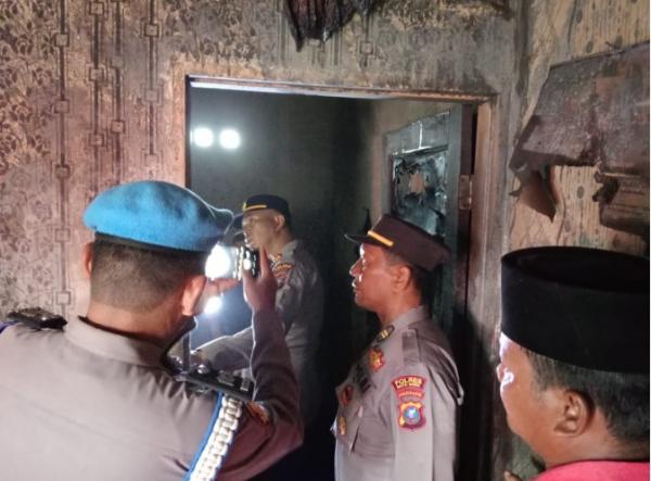 Satu Unit Rumah Permanen di Perumahan Mutiara Asi Hangus Terbakar