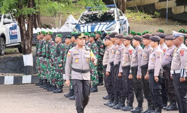 Kapolres TTU Pimpin Apel Gelar Pasukan Operasi Kepolisian Terpusat Jelang Puncak Idul Fitri 1445 H