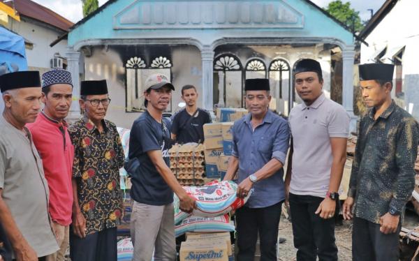 Apdesi Meureubo Salurkan Bantuan untuk Korban Kebakaran Rumah di Aceh Barat