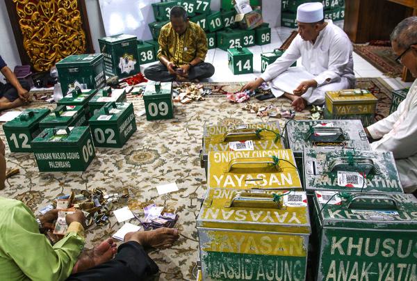 Potret Kotak Infak Salat Jumat Terakhir Ramadhan 1445 H