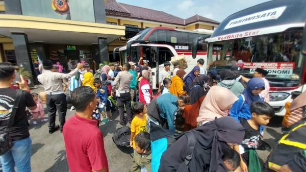 Mudik Gratis Polres Tasikmalaya Kota, 110 Pemudik Diberangkatkan dengan 2 Bus ke Yogyakarta dan Solo