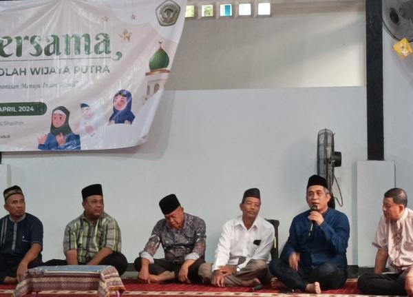 Sekolah Wijaya Putra Surabaya Memukau dengan Aksi Kemanusiaan dan Kepedulian Pada Karyawan